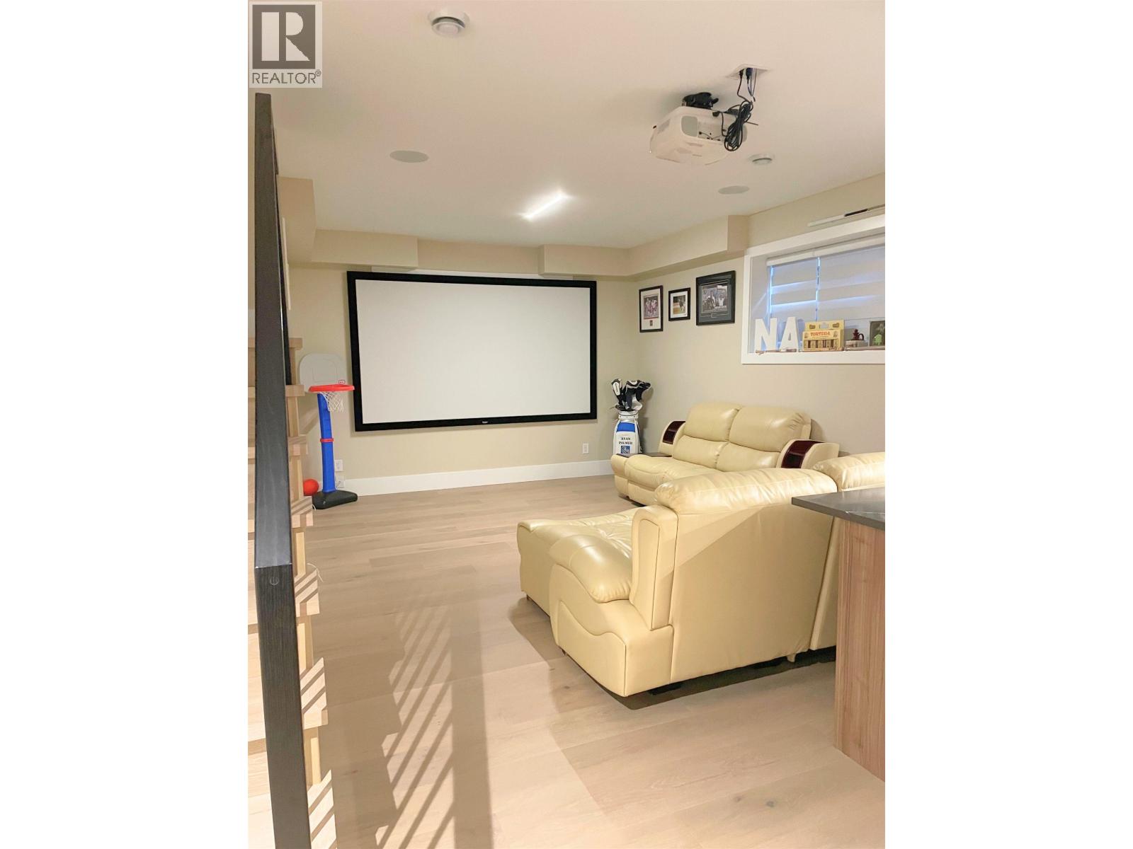 7158 BAYVIEW DRIVE, Burnaby