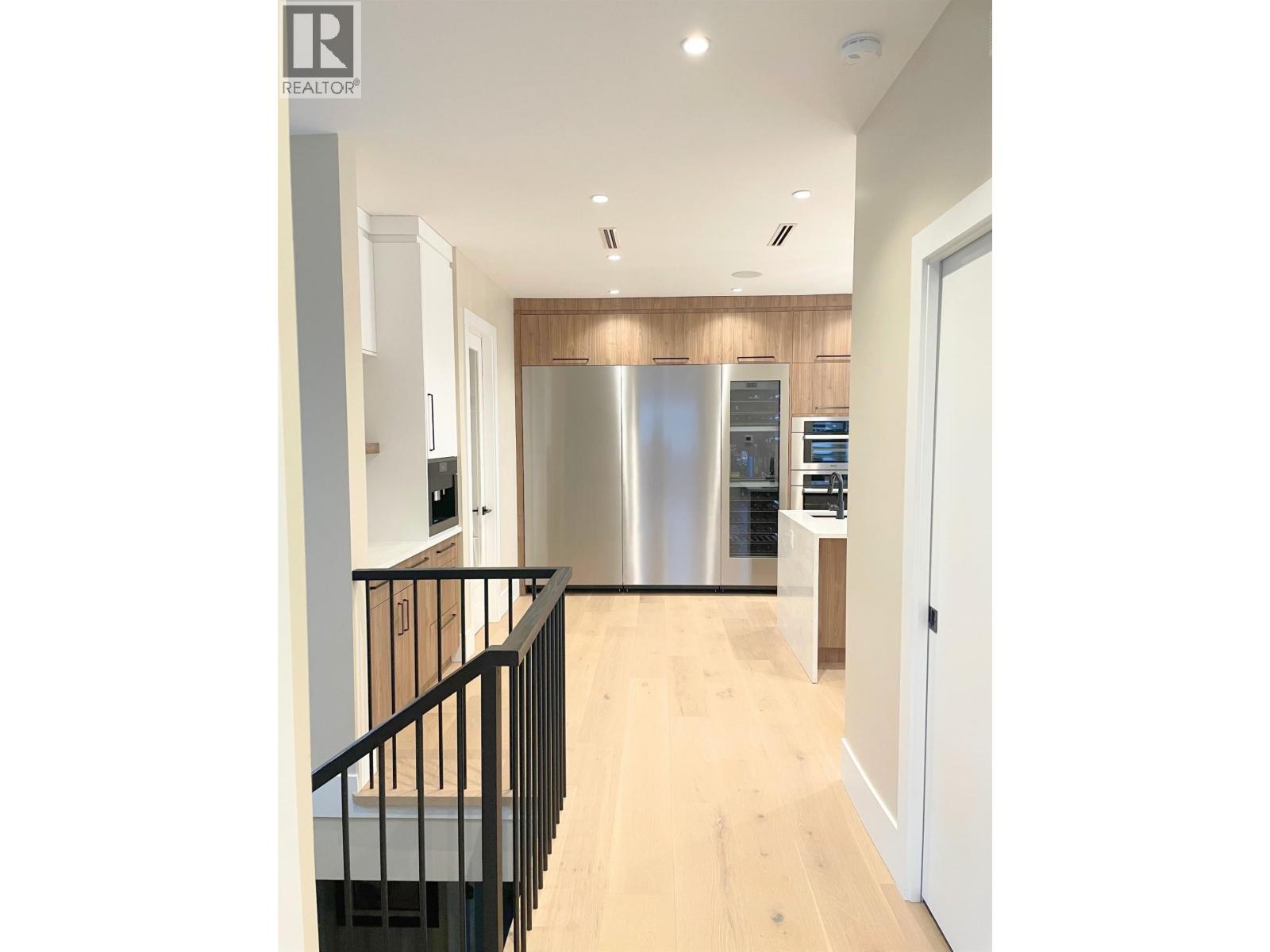 7158 BAYVIEW DRIVE, Burnaby