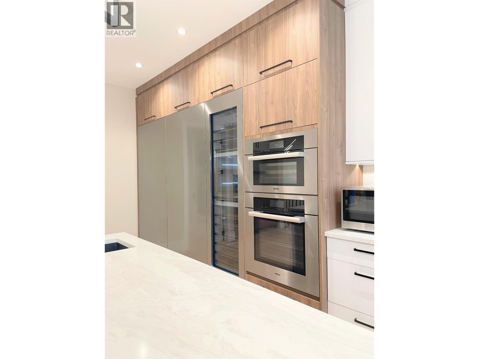 7158 BAYVIEW DRIVE, Burnaby