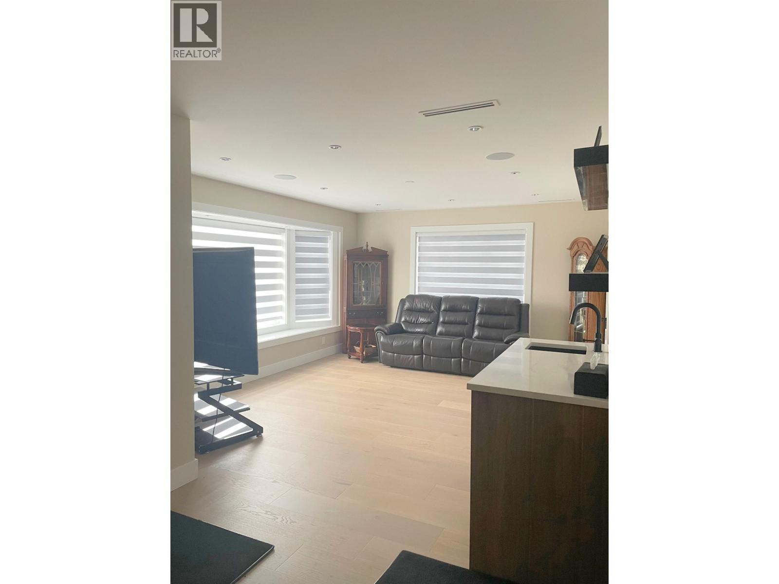 7158 BAYVIEW DRIVE, Burnaby