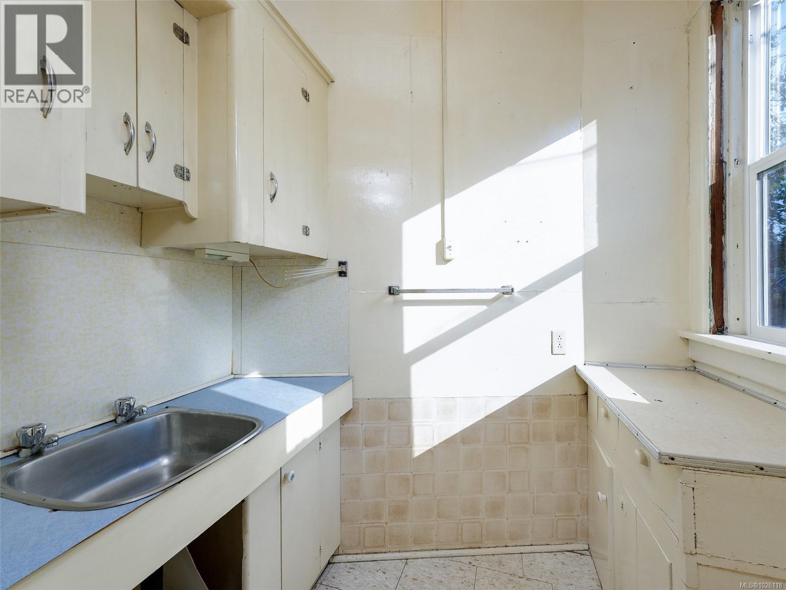  1250 Fairfield Road, Victoria