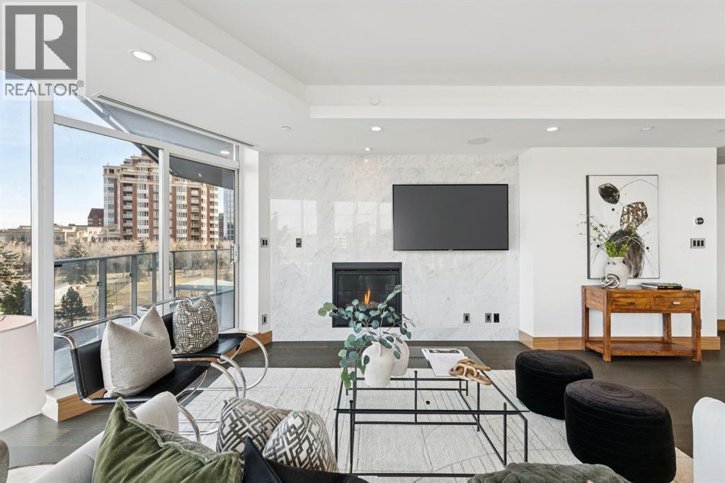 Single Family House for Sale in    Avenue SW Eau Claire Calgary 