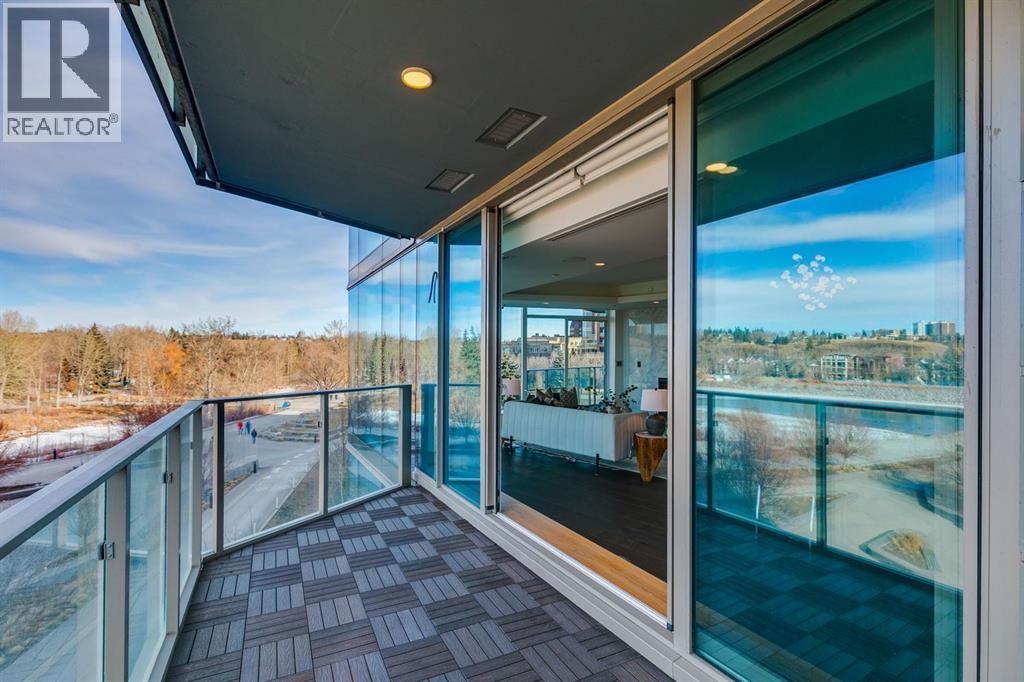 Single Family House for Sale in    Avenue SW Eau Claire Calgary 