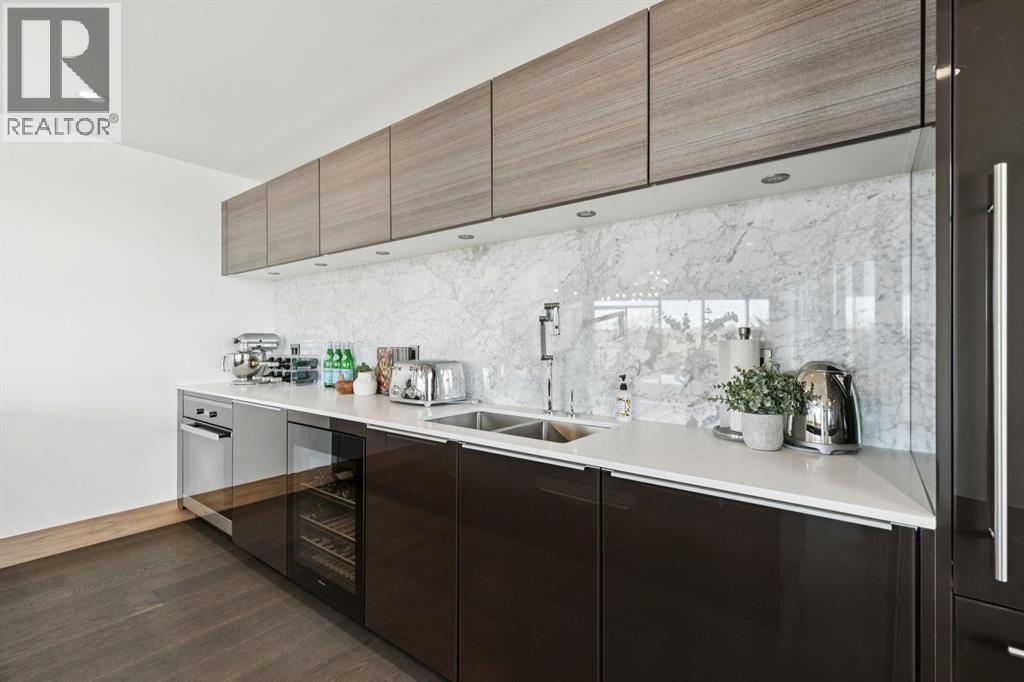 Single Family House for Sale in    Avenue SW Eau Claire Calgary 