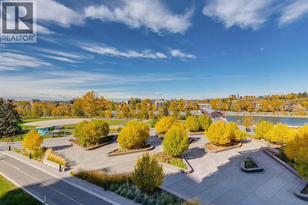 Single Family House for Sale in    Avenue SW Eau Claire Calgary 