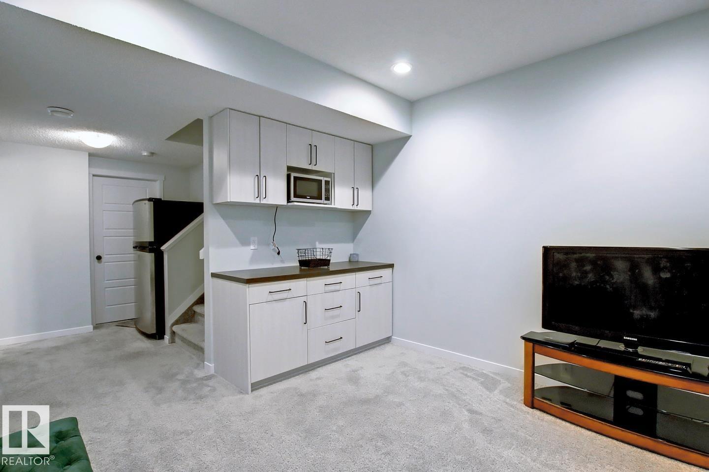 19633 26a av NW, Edmonton