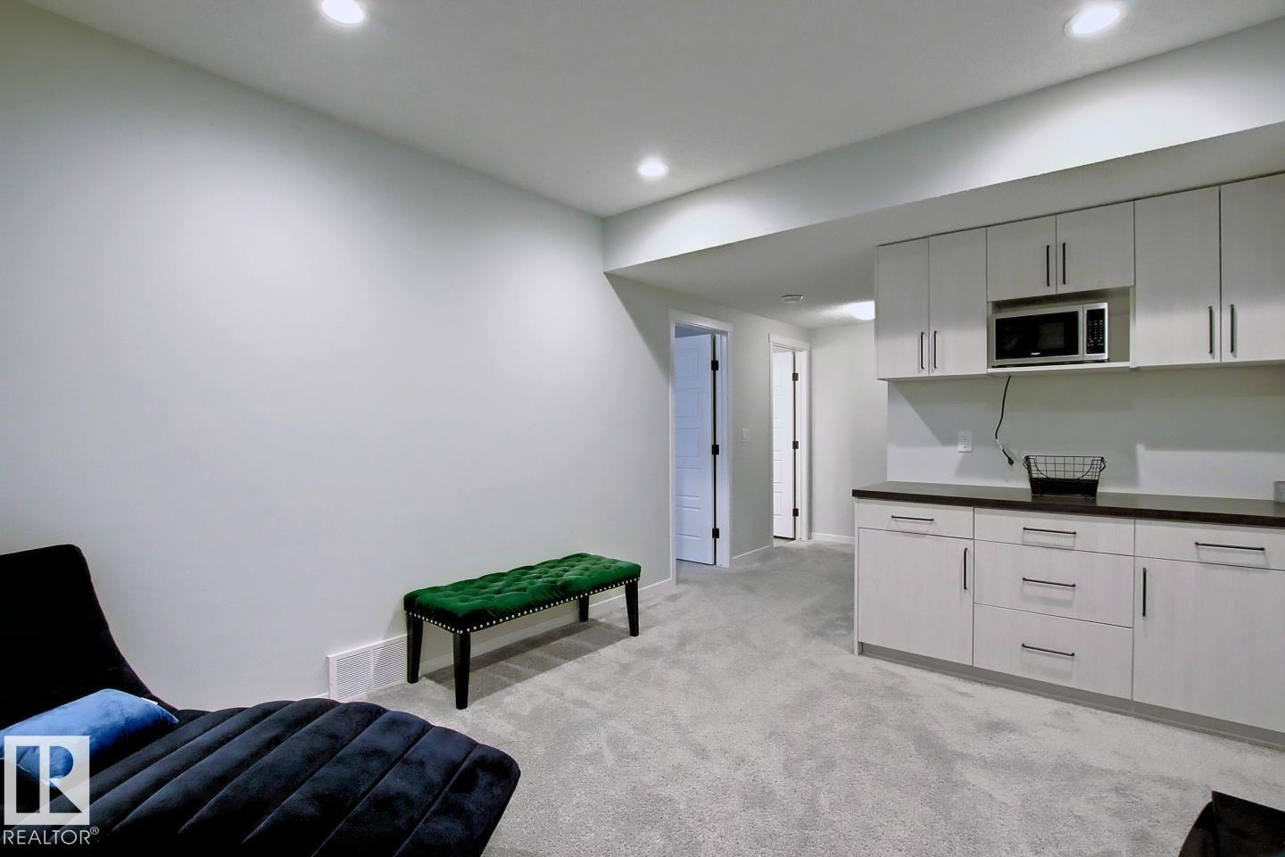 19633 26a av NW, Edmonton