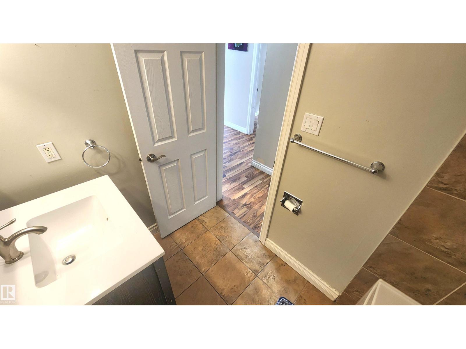 #203 12223 82 ST NW, Edmonton