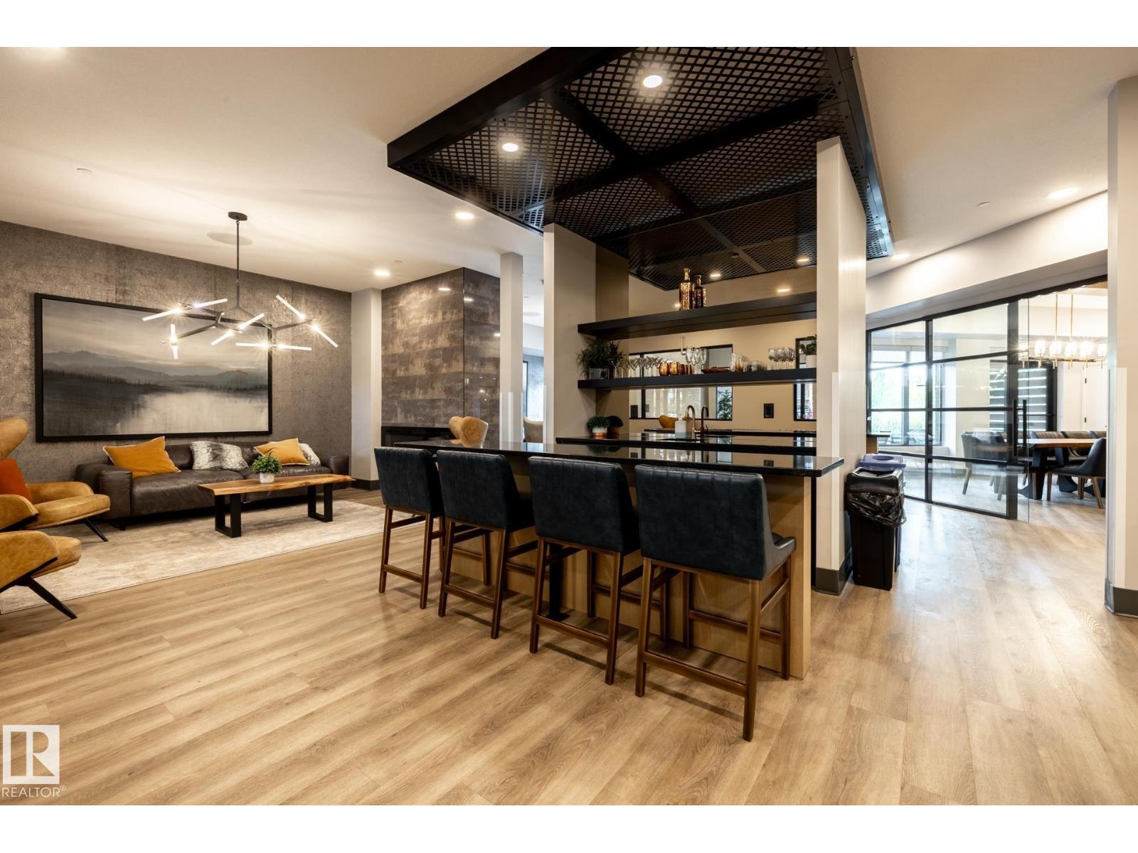 7471 May Common NW, Edmonton