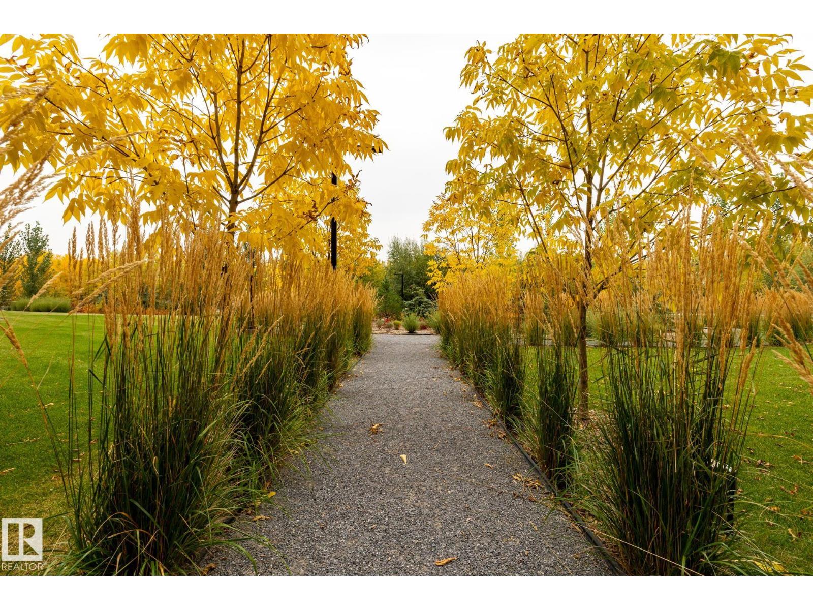 7471 May Common NW, Edmonton