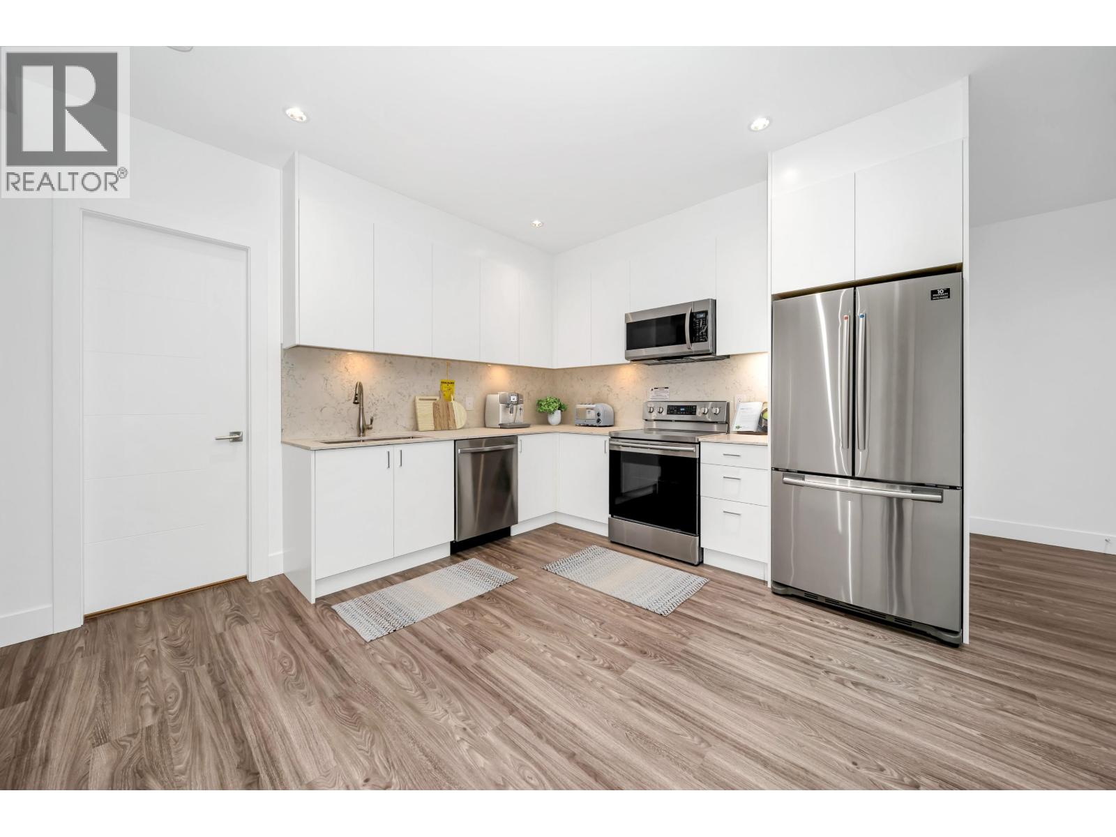 4399 HIGHLAND BOULEVARD, North Vancouver