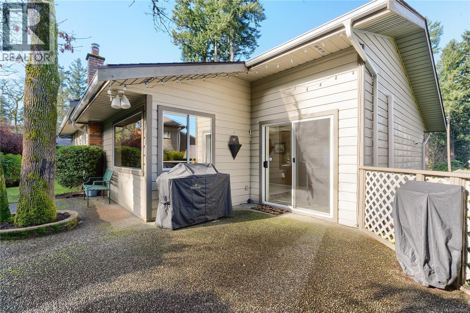  4381 Parkwood Terrace, Saanich