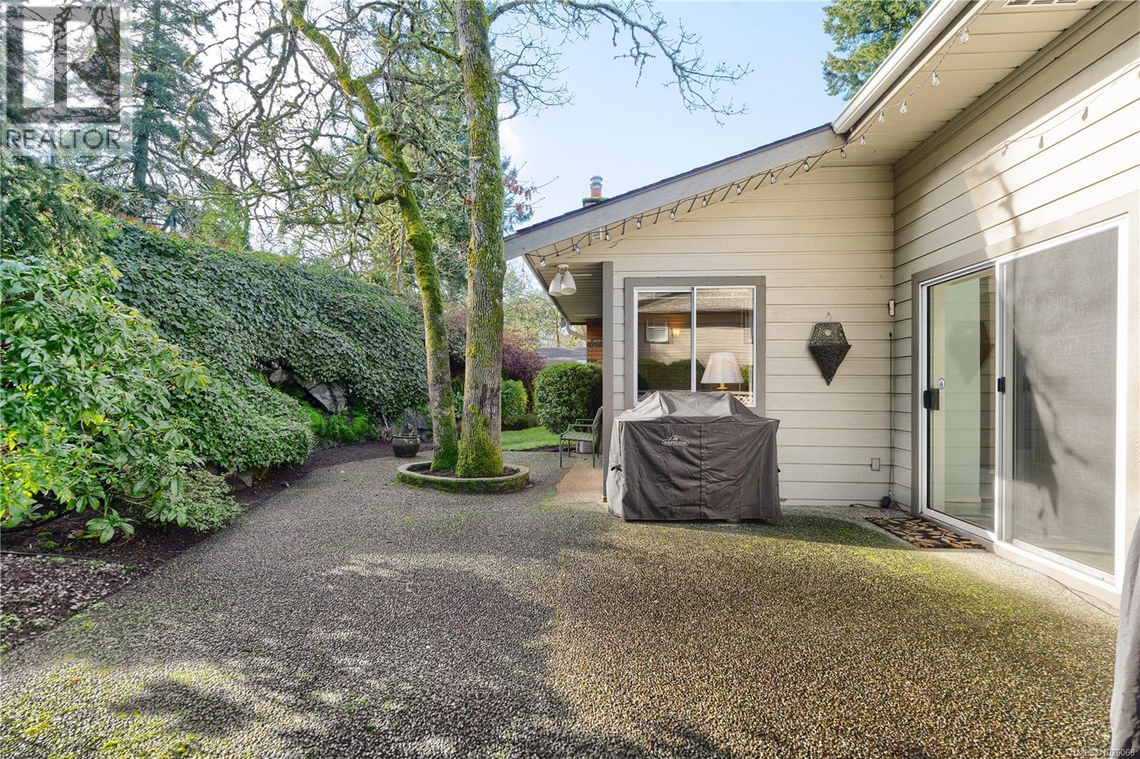  4381 Parkwood Terrace, Saanich