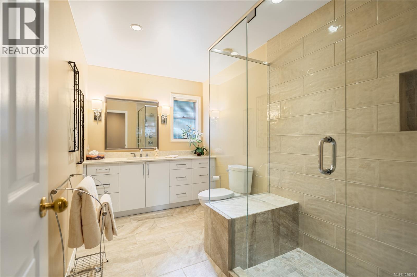  4381 Parkwood Terrace, Saanich