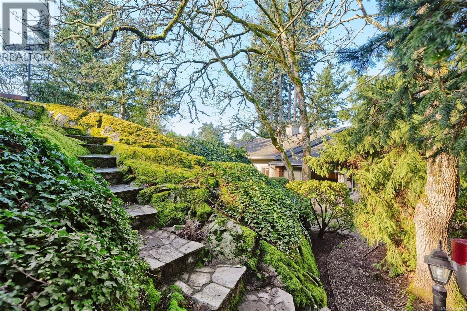  4381 Parkwood Terrace, Saanich