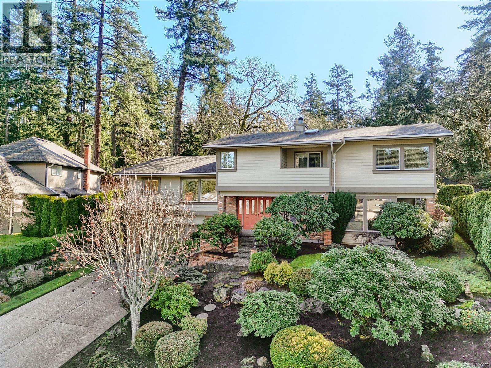  4381 Parkwood Terrace, Saanich