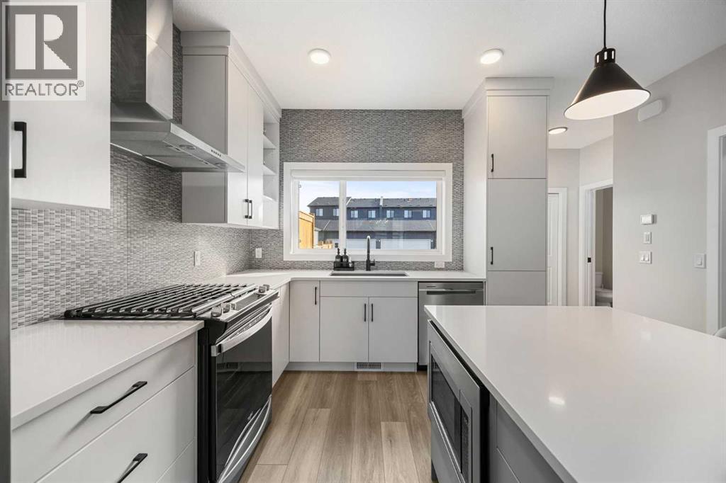 
          211 Silverton Glen Crescent Southwest
            <br/>
            <span>Calgary</span>
            , 
            <span>AB</span>
             <span>T2X5C1</span>
         - Photo 18