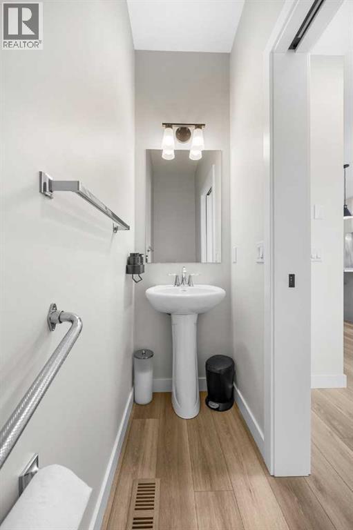 
          211 Silverton Glen Crescent Southwest
            <br/>
            <span>Calgary</span>
            , 
            <span>AB</span>
             <span>T2X5C1</span>
         - Photo 22