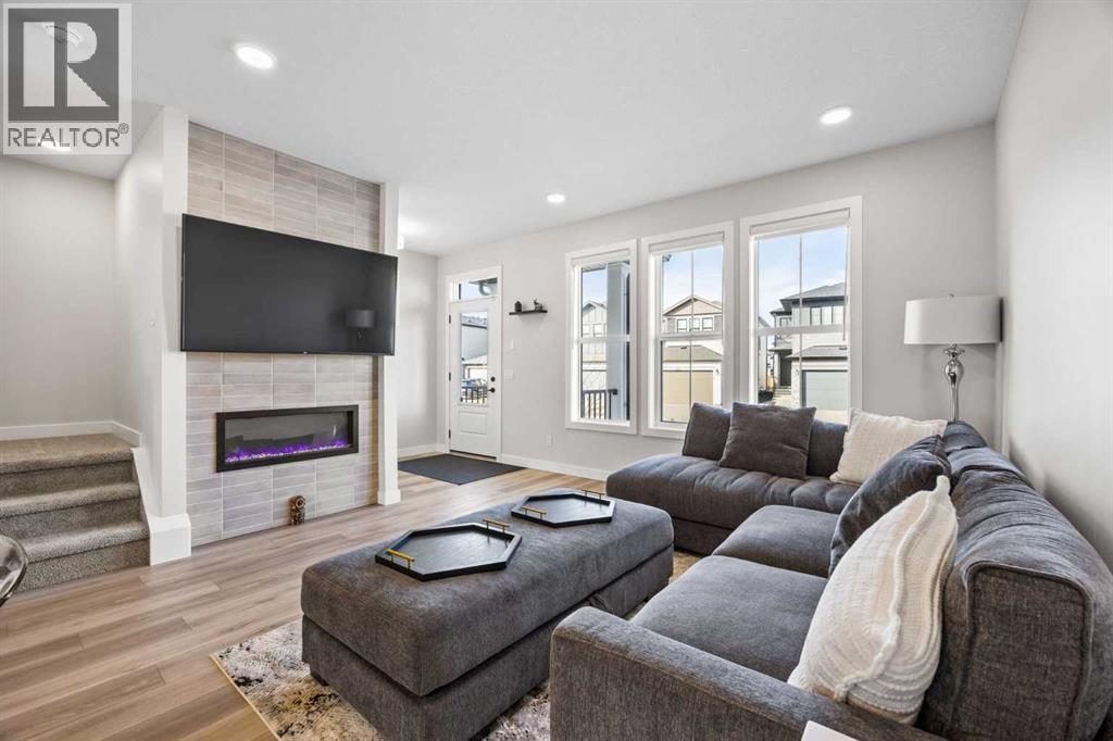 
          211 Silverton Glen Crescent Southwest
            <br/>
            <span>Calgary</span>
            , 
            <span>AB</span>
             <span>T2X5C1</span>
         - Photo 8