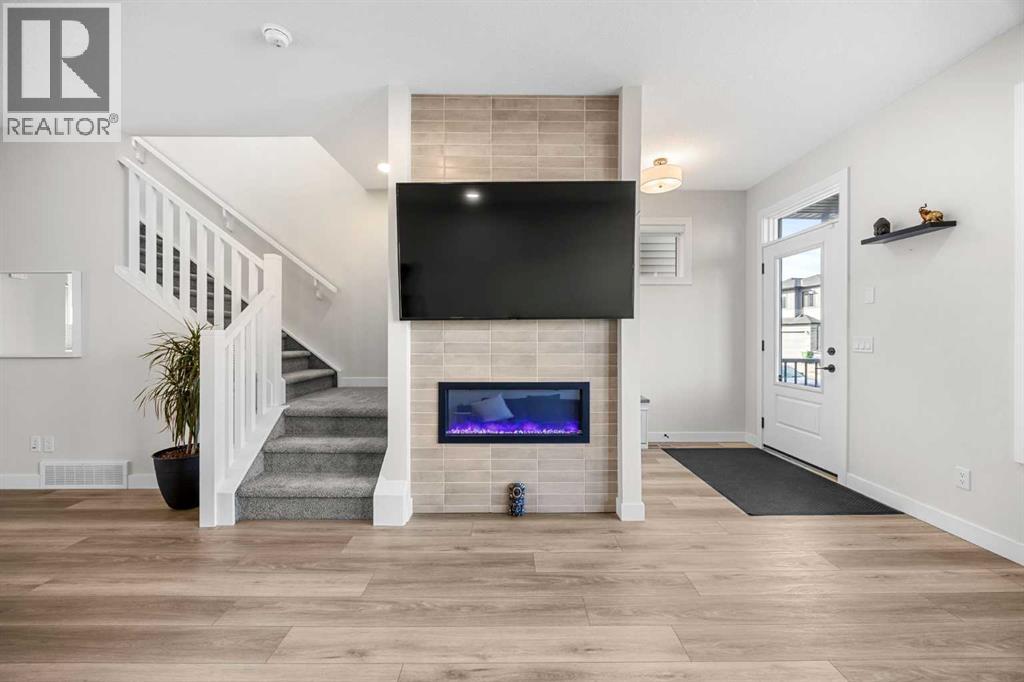 
          211 Silverton Glen Crescent Southwest
            <br/>
            <span>Calgary</span>
            , 
            <span>AB</span>
             <span>T2X5C1</span>
         - Photo 9