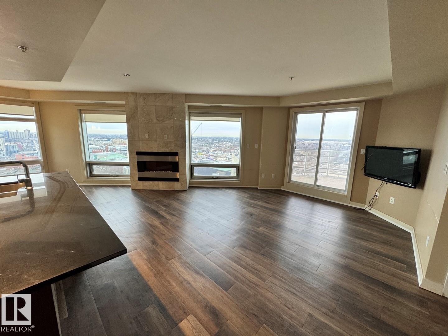 #1804 10388 105 ST NW - 2