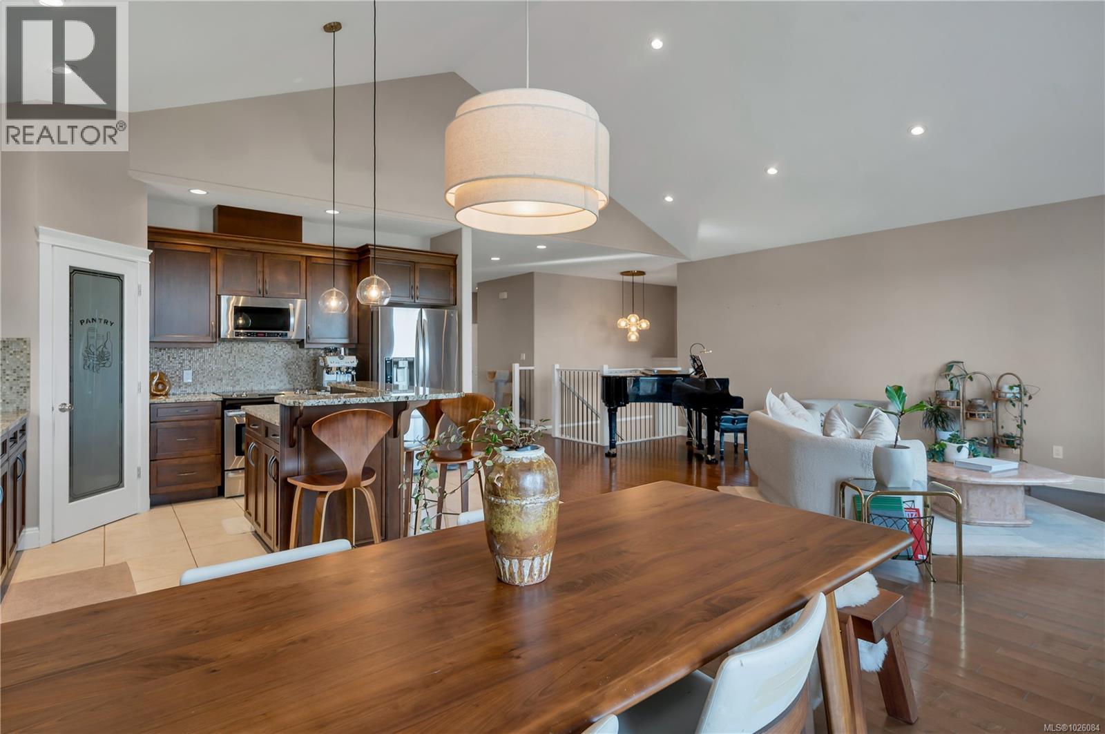 667 Nelson Rd, Campbell River