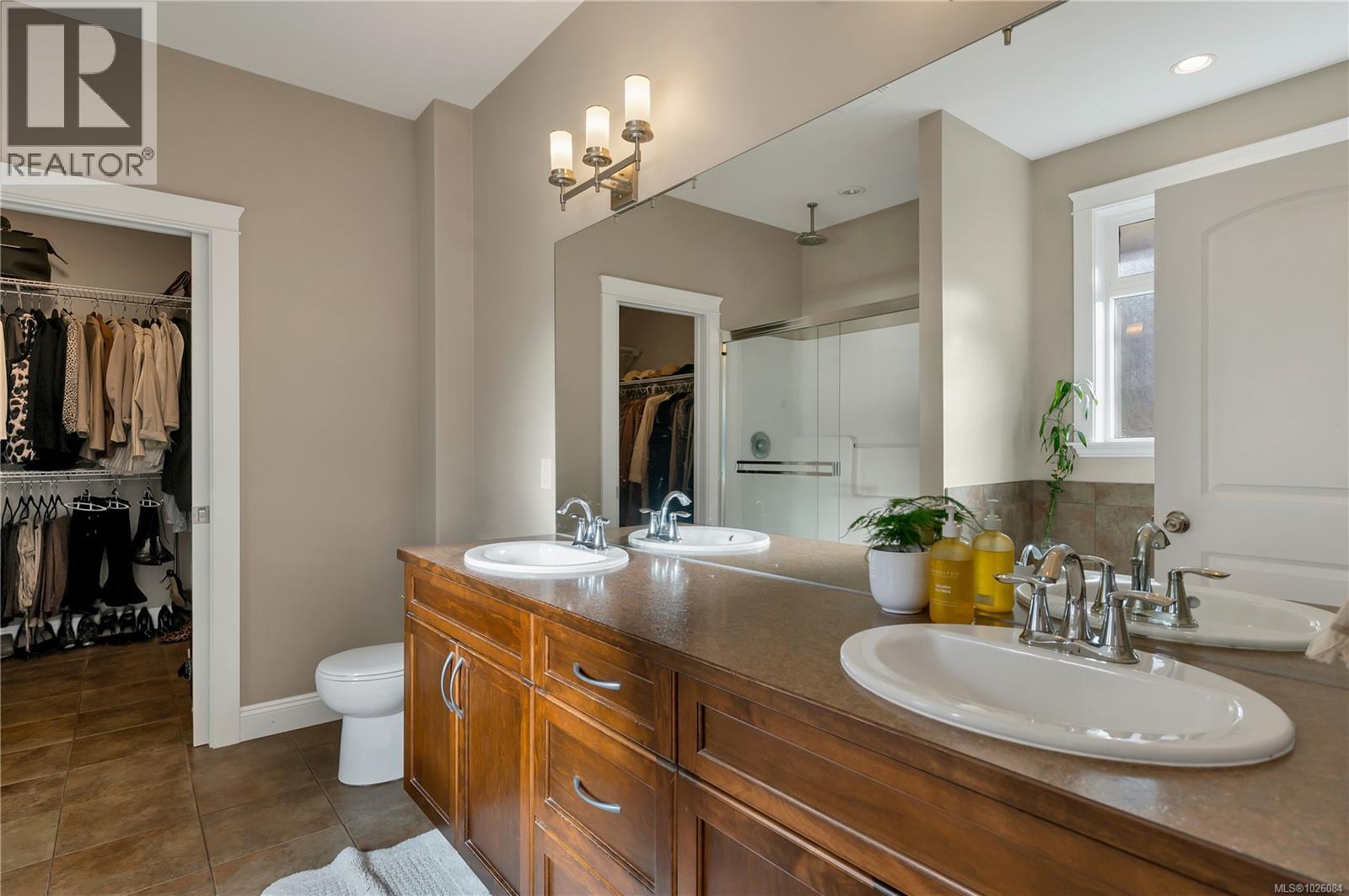 667 Nelson Rd, Campbell River