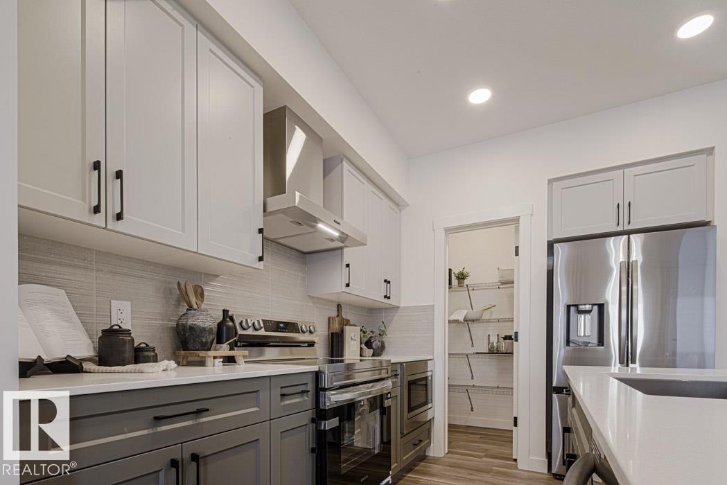 930 18 AV NW, Edmonton