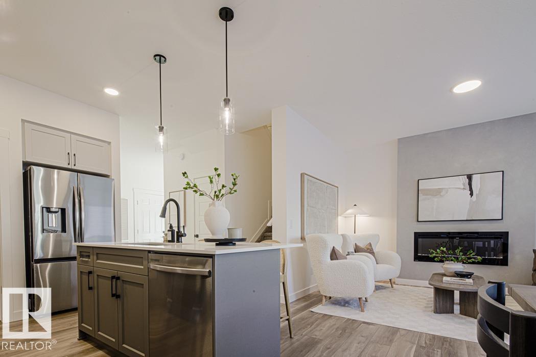 930 18 AV NW, Edmonton