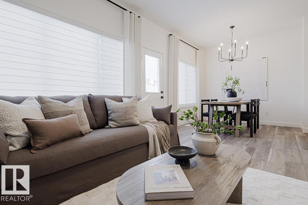 930 18 AV NW, Edmonton