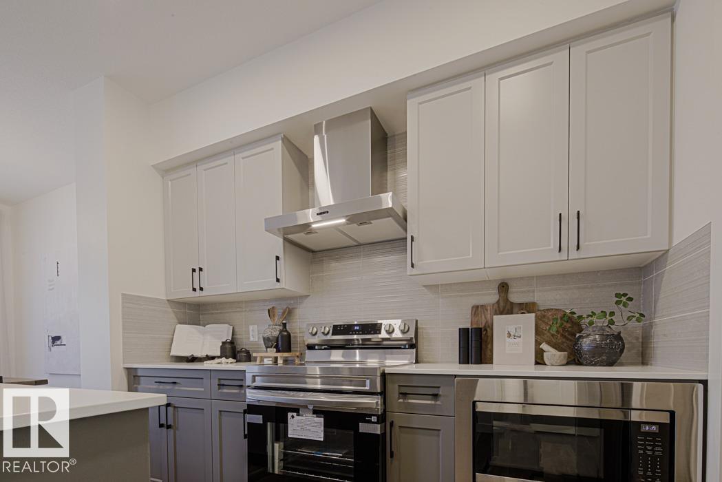 930 18 AV NW, Edmonton