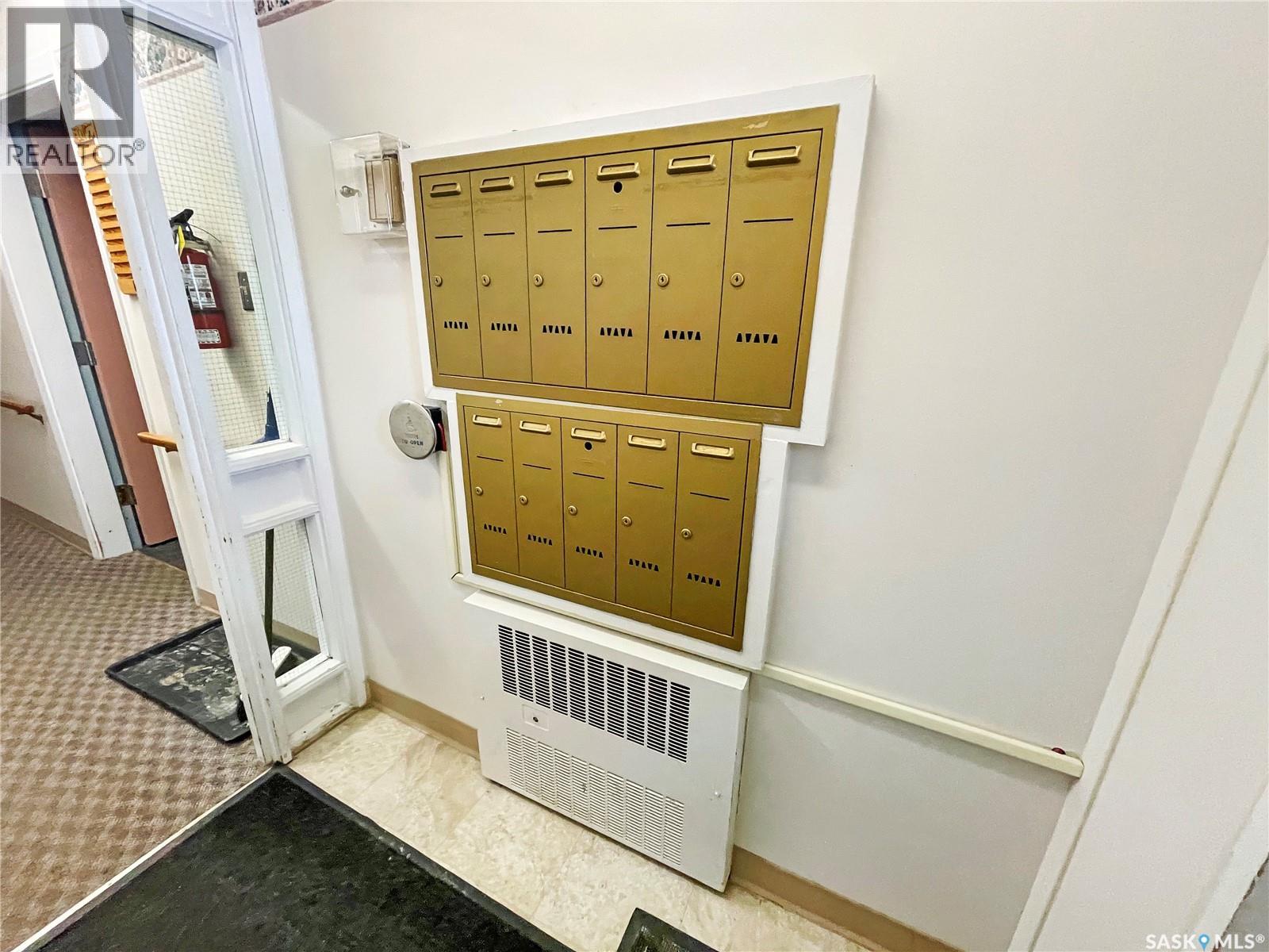 4361 Price AVENUE - Photo 2 of 29, Gull Lake, Saskatchewan