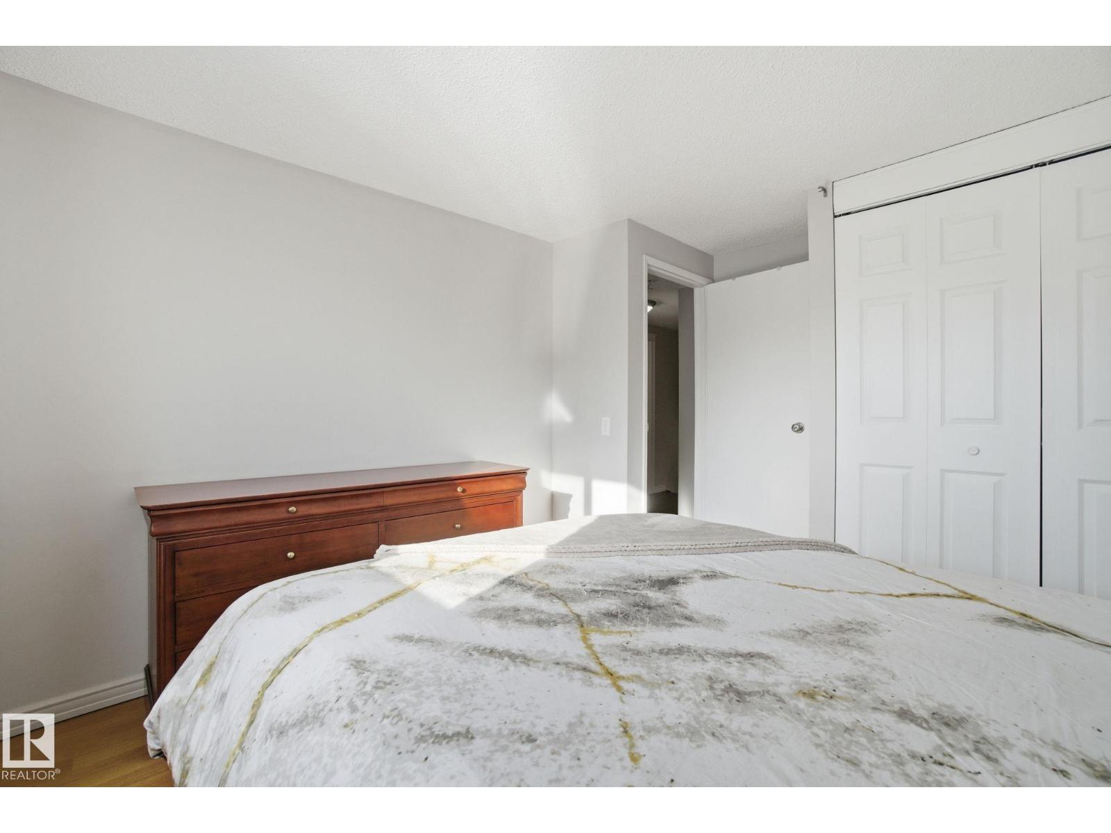 17923 77 AV NW, Edmonton