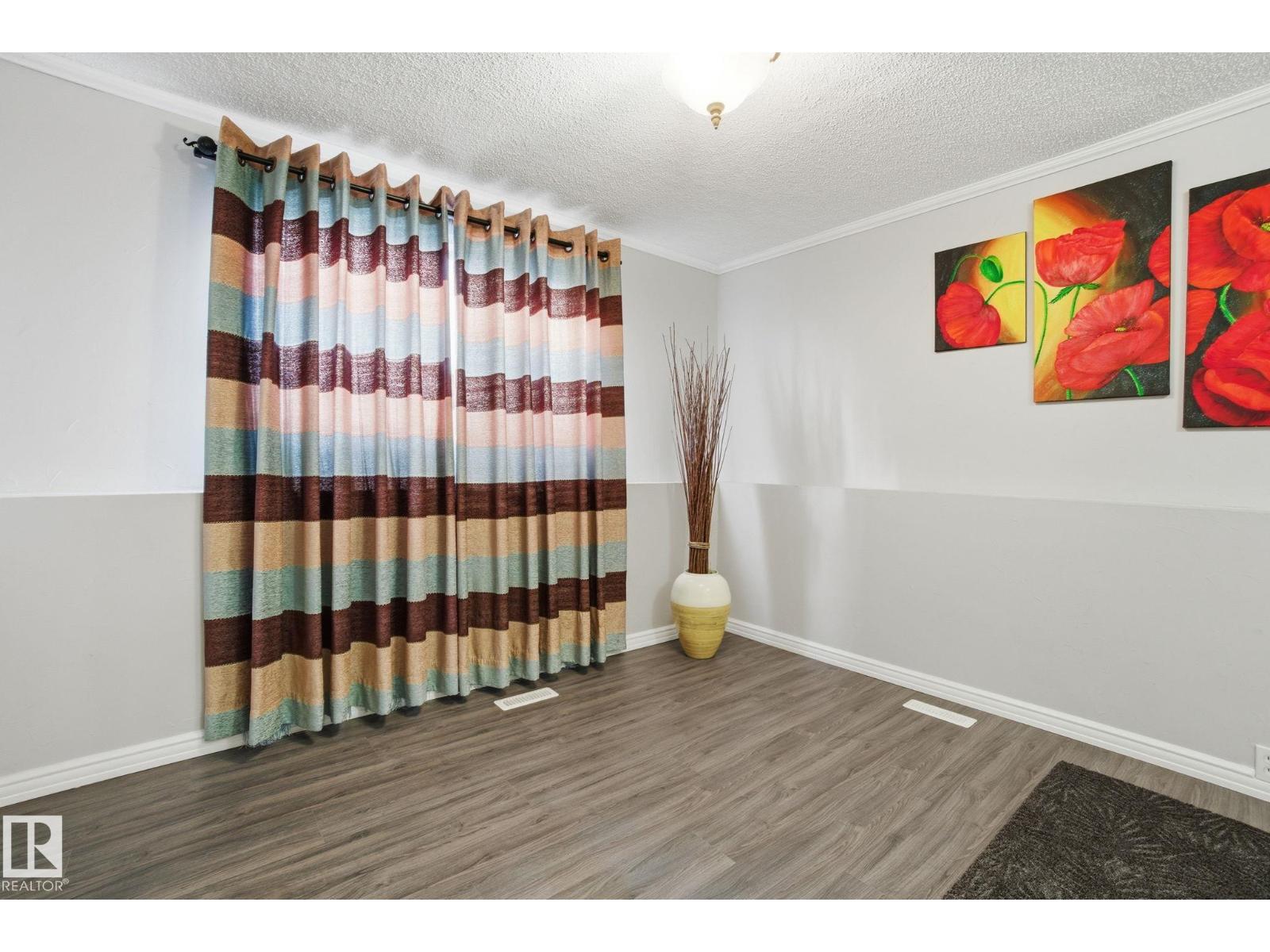 17923 77 AV NW, Edmonton