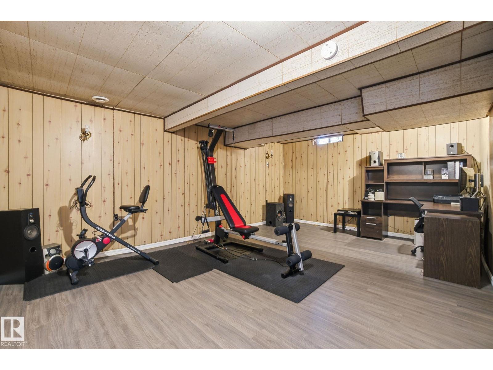 17923 77 AV NW, Edmonton