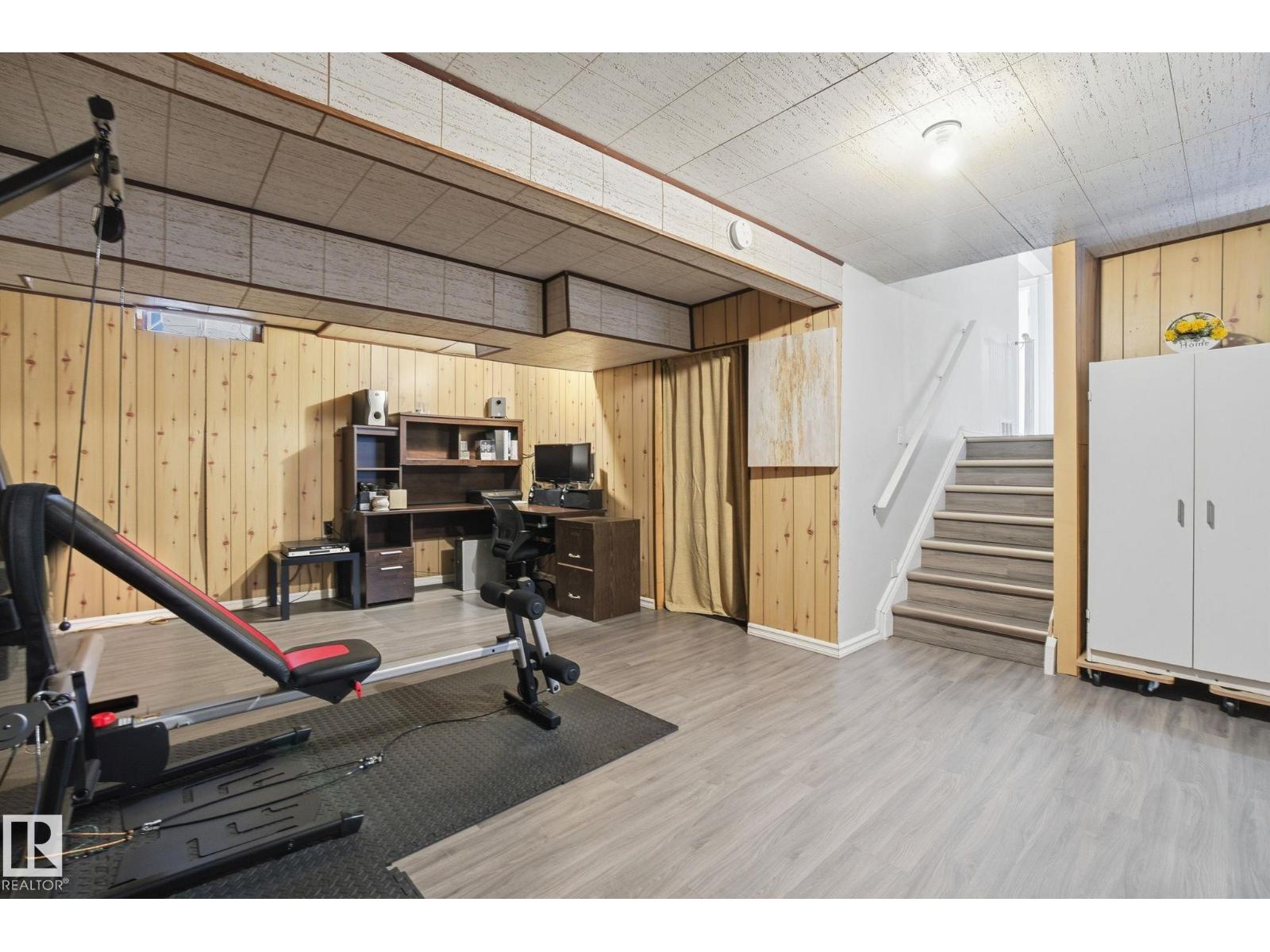 17923 77 AV NW, Edmonton