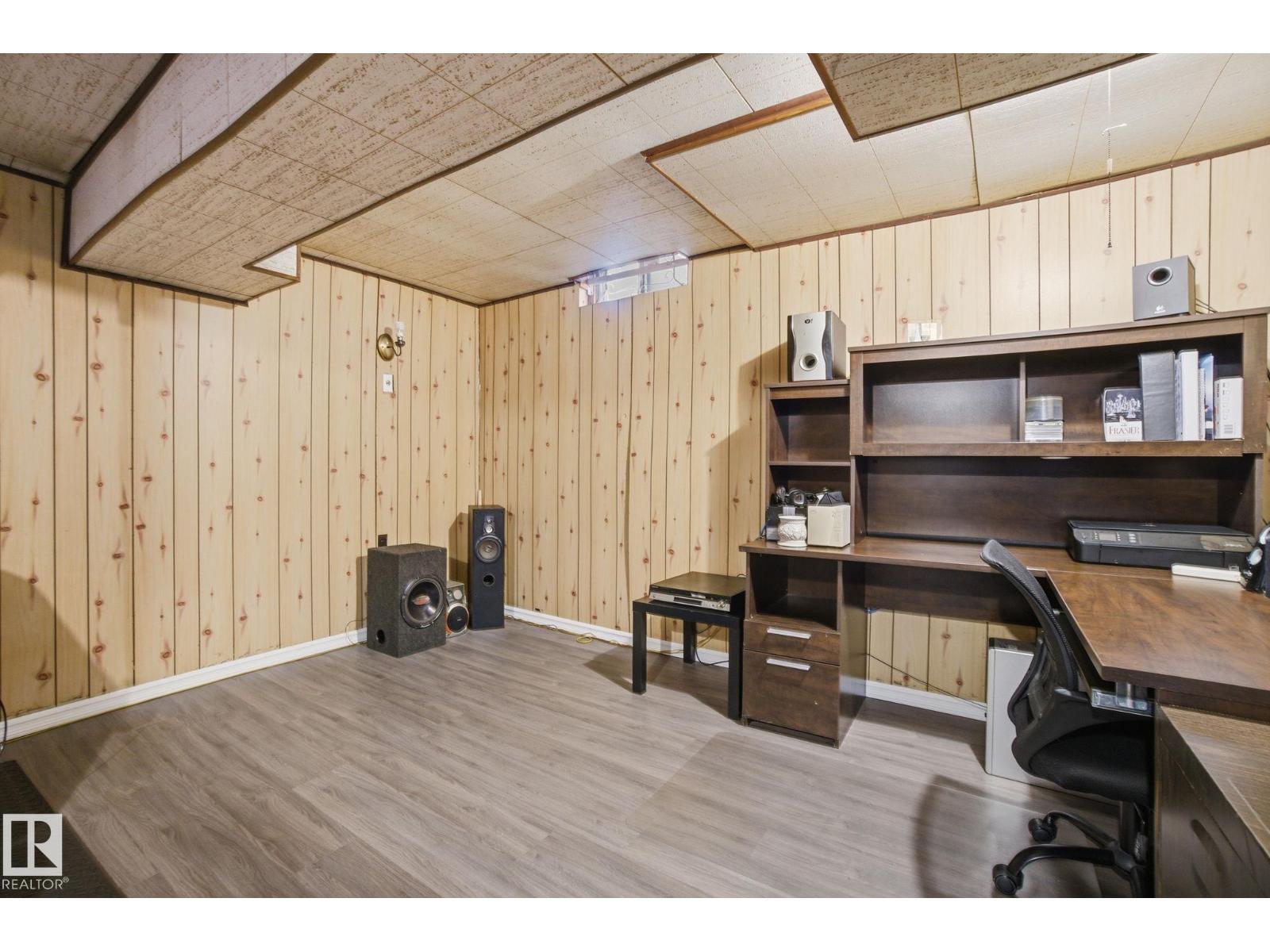 17923 77 AV NW, Edmonton