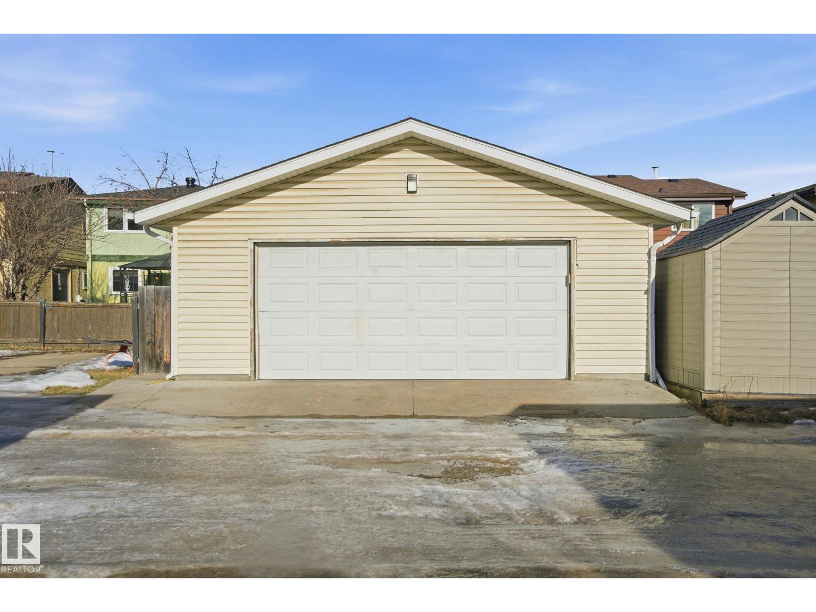 17923 77 AV NW, Edmonton