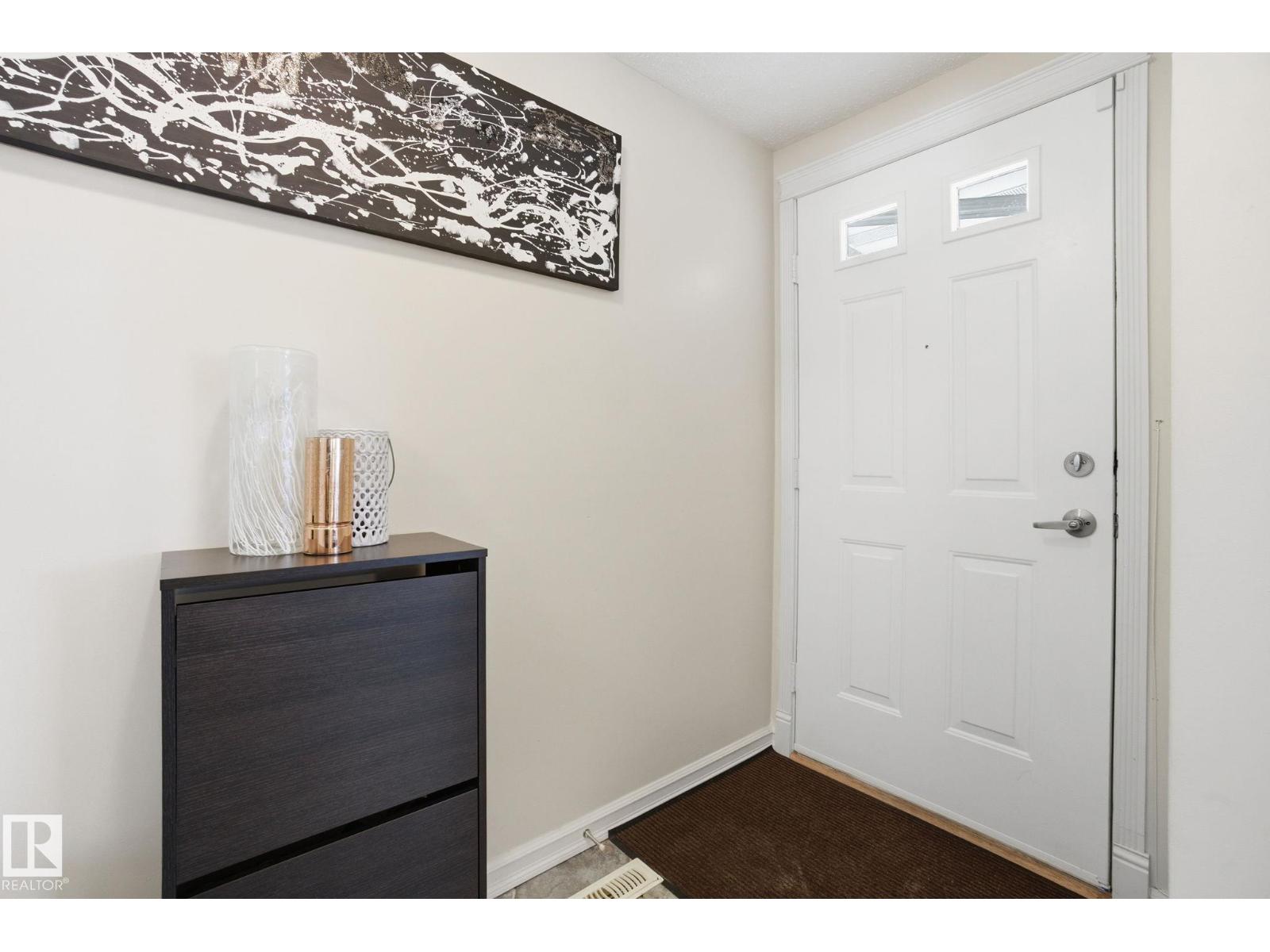 17923 77 AV NW, Edmonton