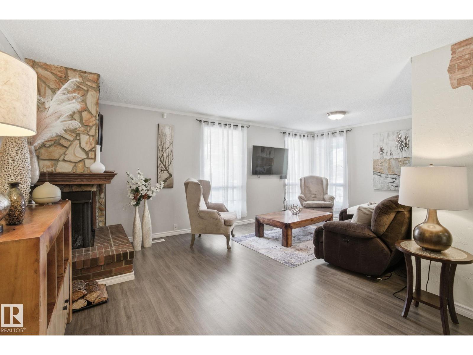 17923 77 AV NW, Edmonton