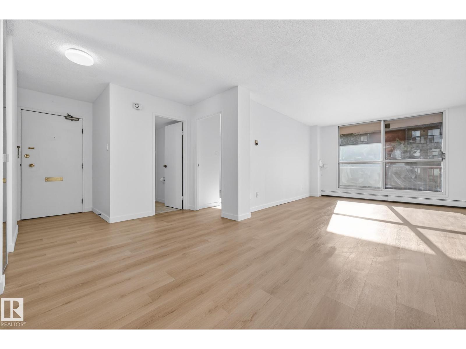 #207 11007 83 AV NW, Edmonton