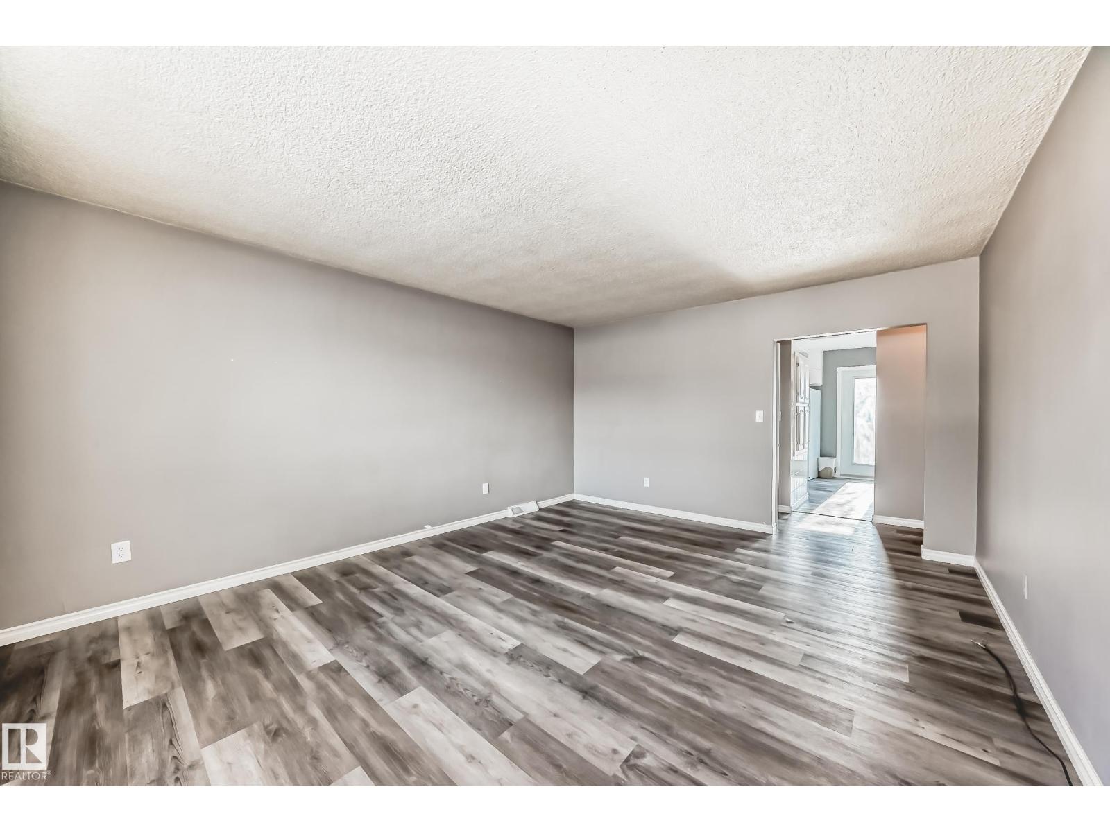 8639 64 AV NW NW, Edmonton