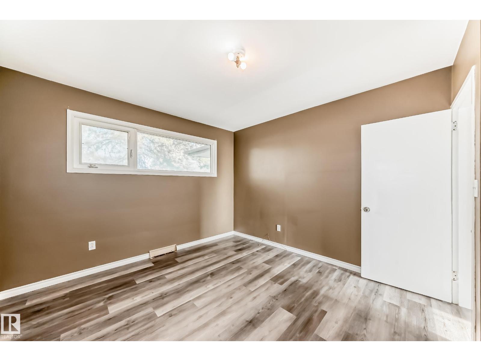 8639 64 AV NW NW, Edmonton