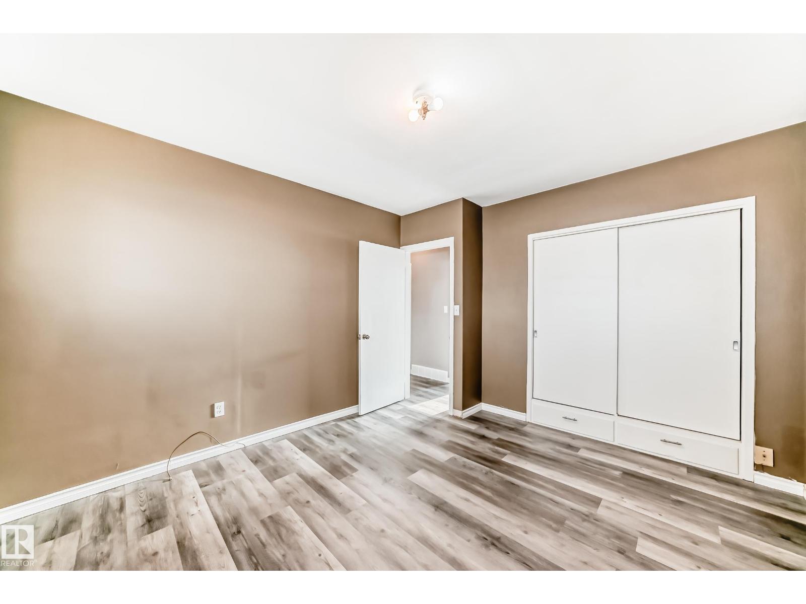 8639 64 AV NW NW, Edmonton