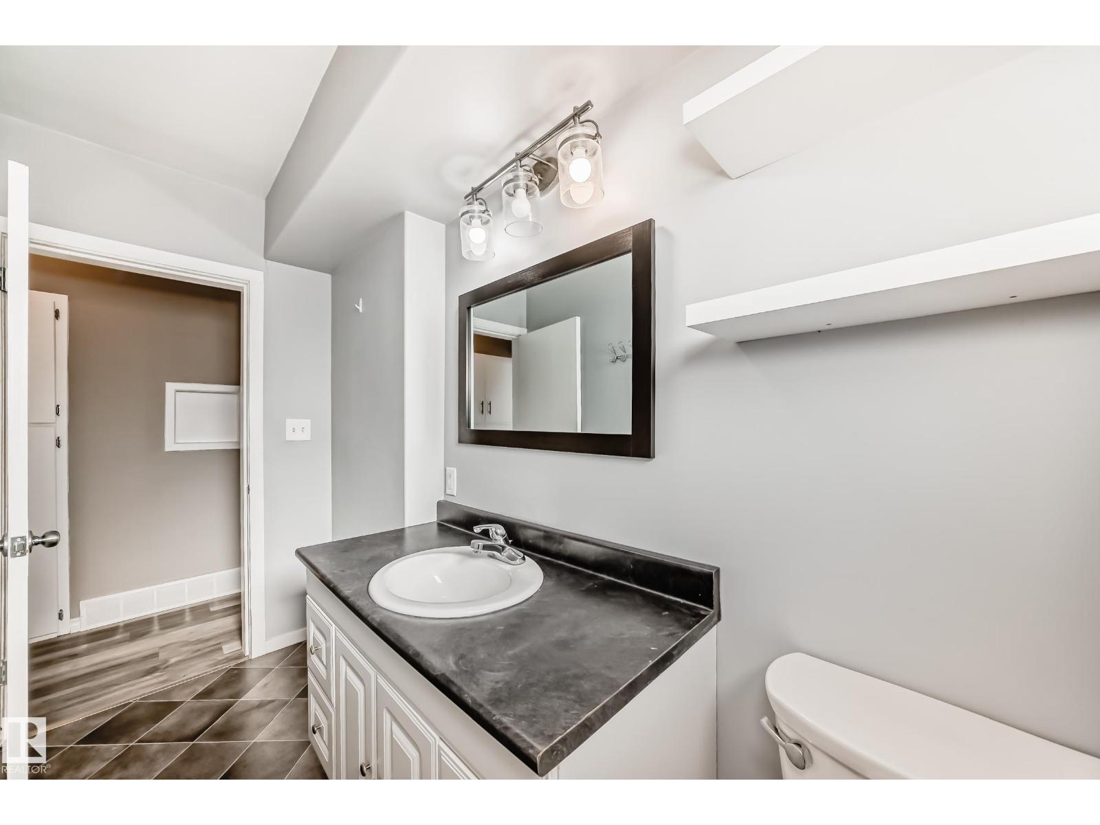 8639 64 AV NW NW, Edmonton