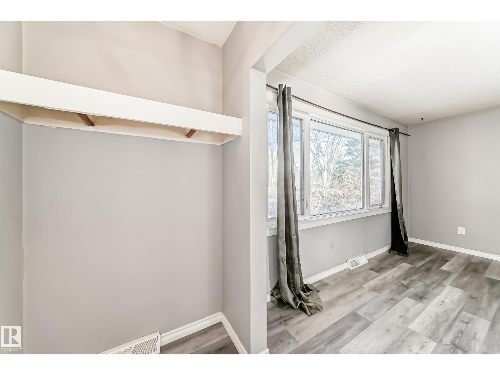8639 64 AV NW NW - 30