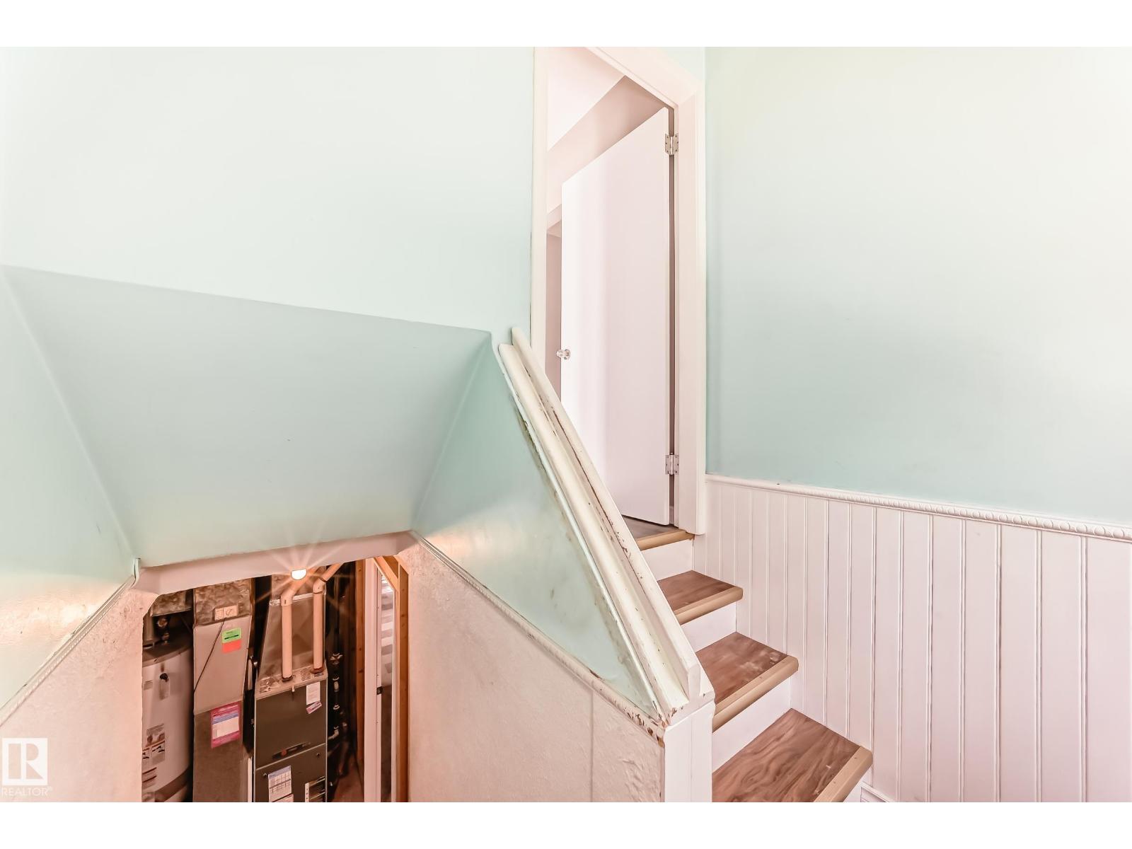 8639 64 AV NW NW, Edmonton