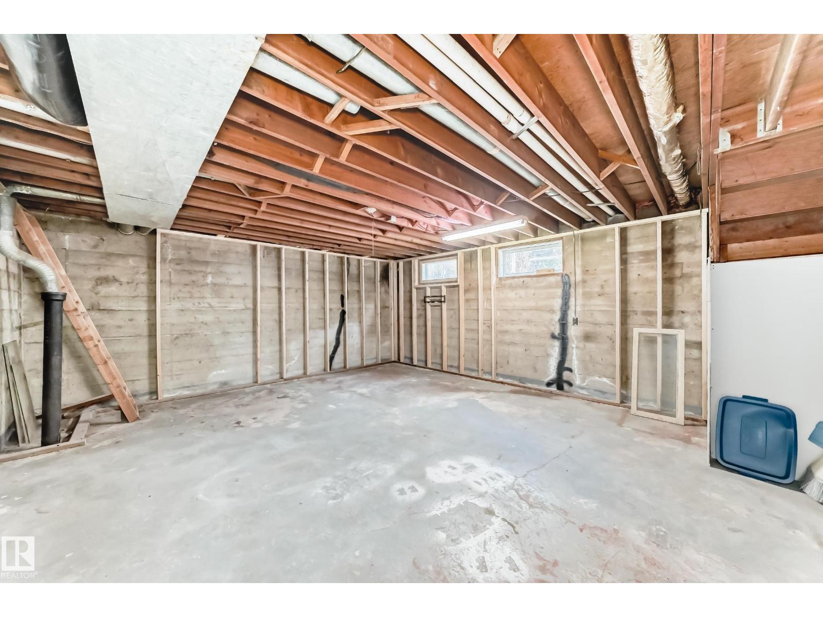 8639 64 AV NW NW, Edmonton