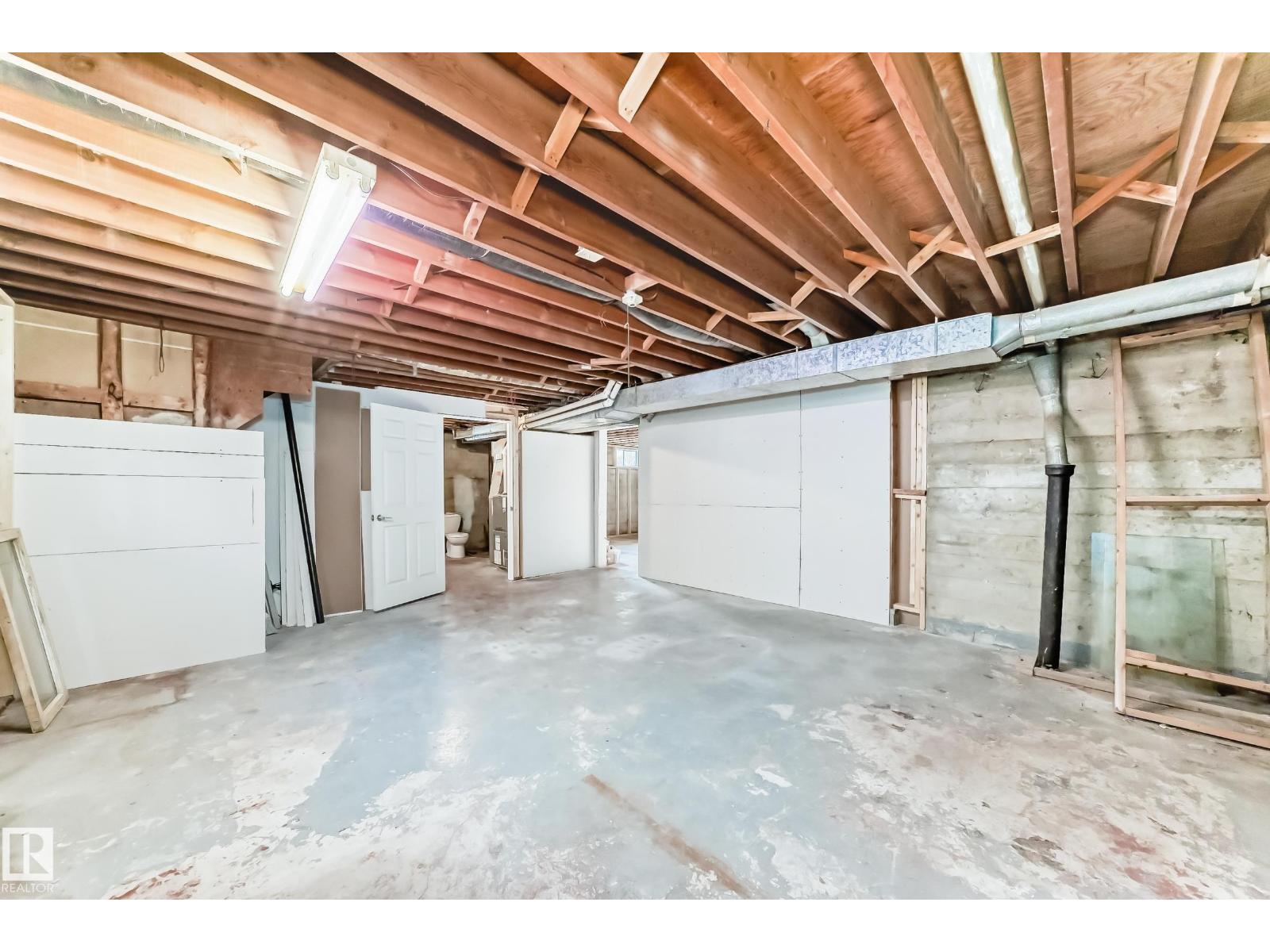 8639 64 AV NW NW, Edmonton