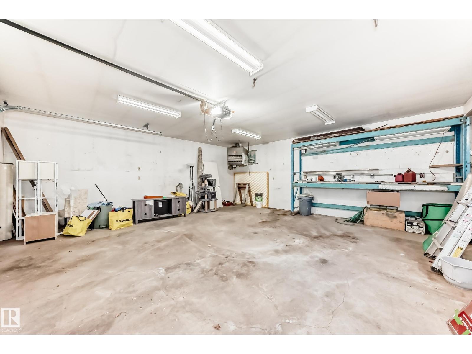 8639 64 AV NW NW, Edmonton